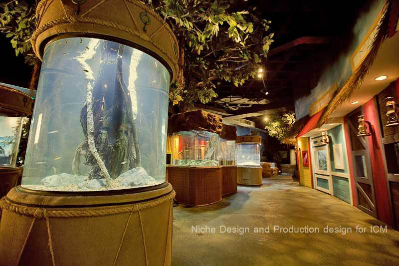 Wide variety interesting tanks in Sambil Mall Aquarium